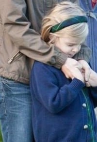 mom and daughter praying together